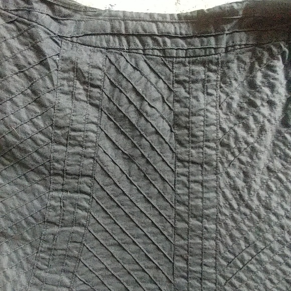 Unique black skirt - Picture 2 of 3